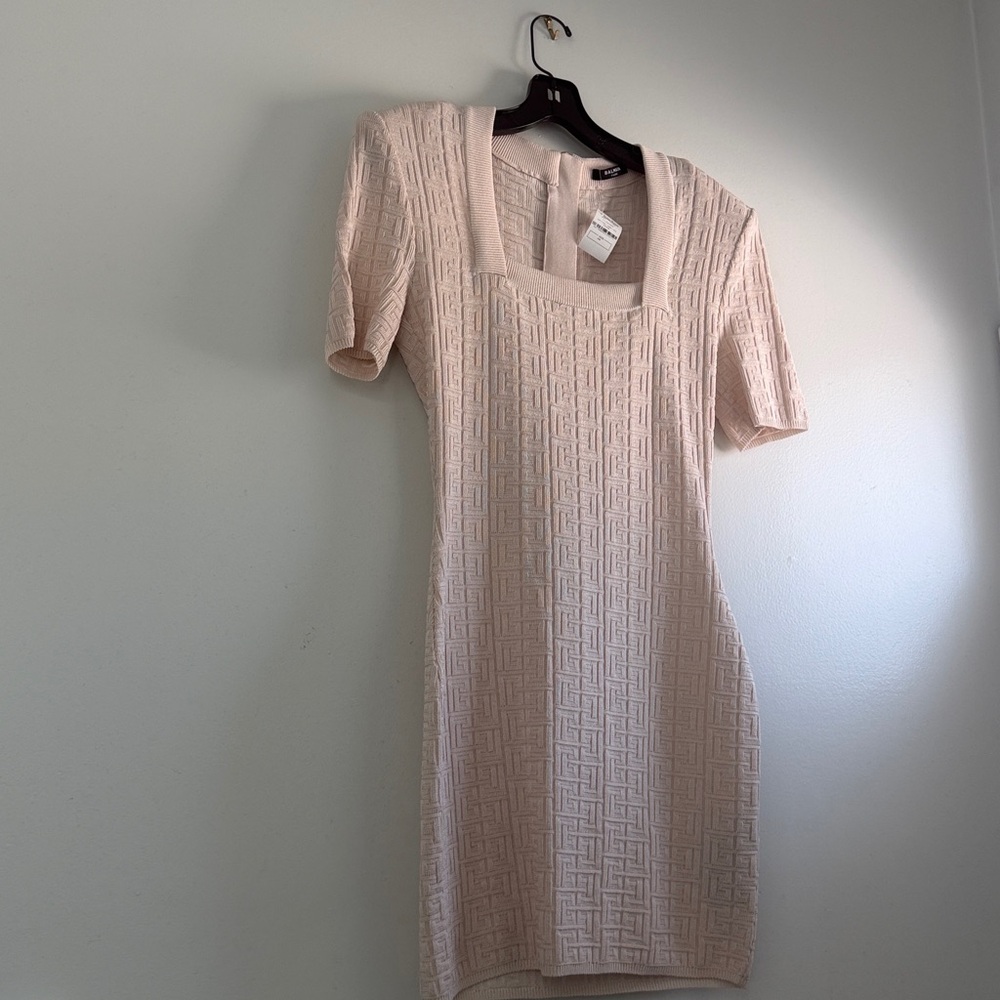 NWT, Women’s BALMAIN
Beige Monogram Dress, size 38 US size Medium - Picture 7 of 16